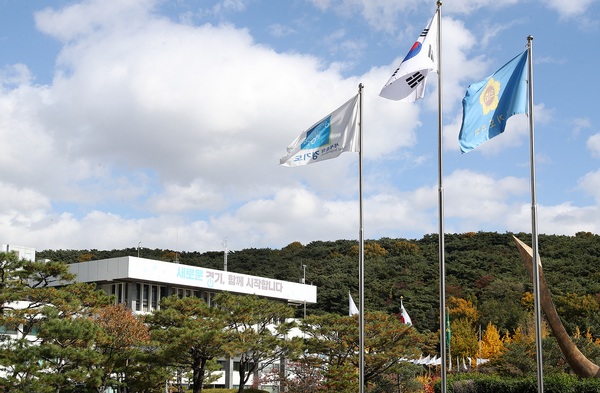 특정업체 물품 알선-관용차량 사적 사용... 기사 이미지